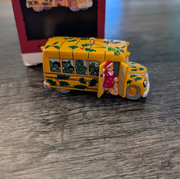 Hallmark 1995 The Magic School Bus Ornament Minor Box Damage - Picture 4 of 10